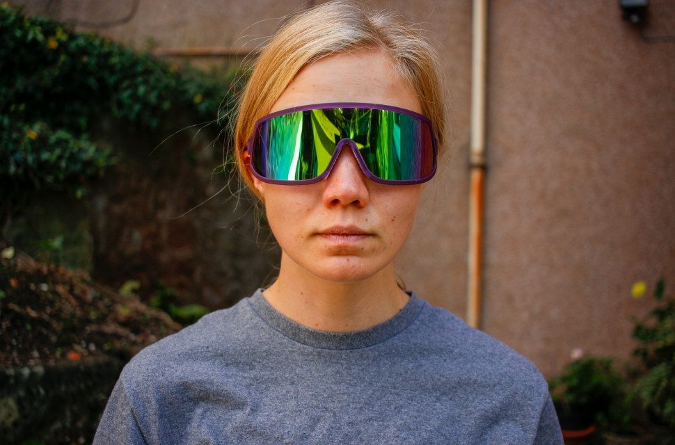 Wrap around store cycling sunglasses